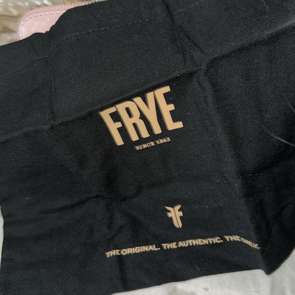 NWT Frye genuine leather mauve pink crossbody has pocket in front wrislet strap - Picture 10 of 11